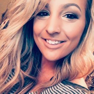 Meet your Posher, Elisa